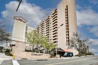 Building Photo - 1301 N Courthouse Rd