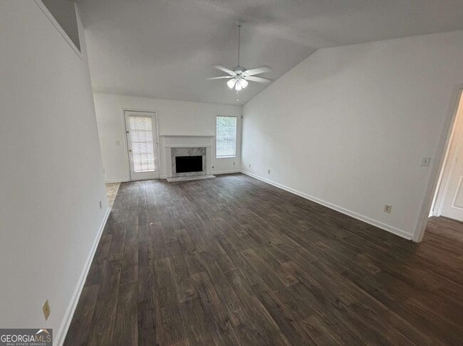 Building Photo - 1613 Fort Perry Way