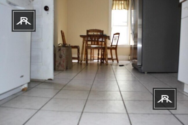 Building Photo - 4 bedroom in Brookline MA 02446