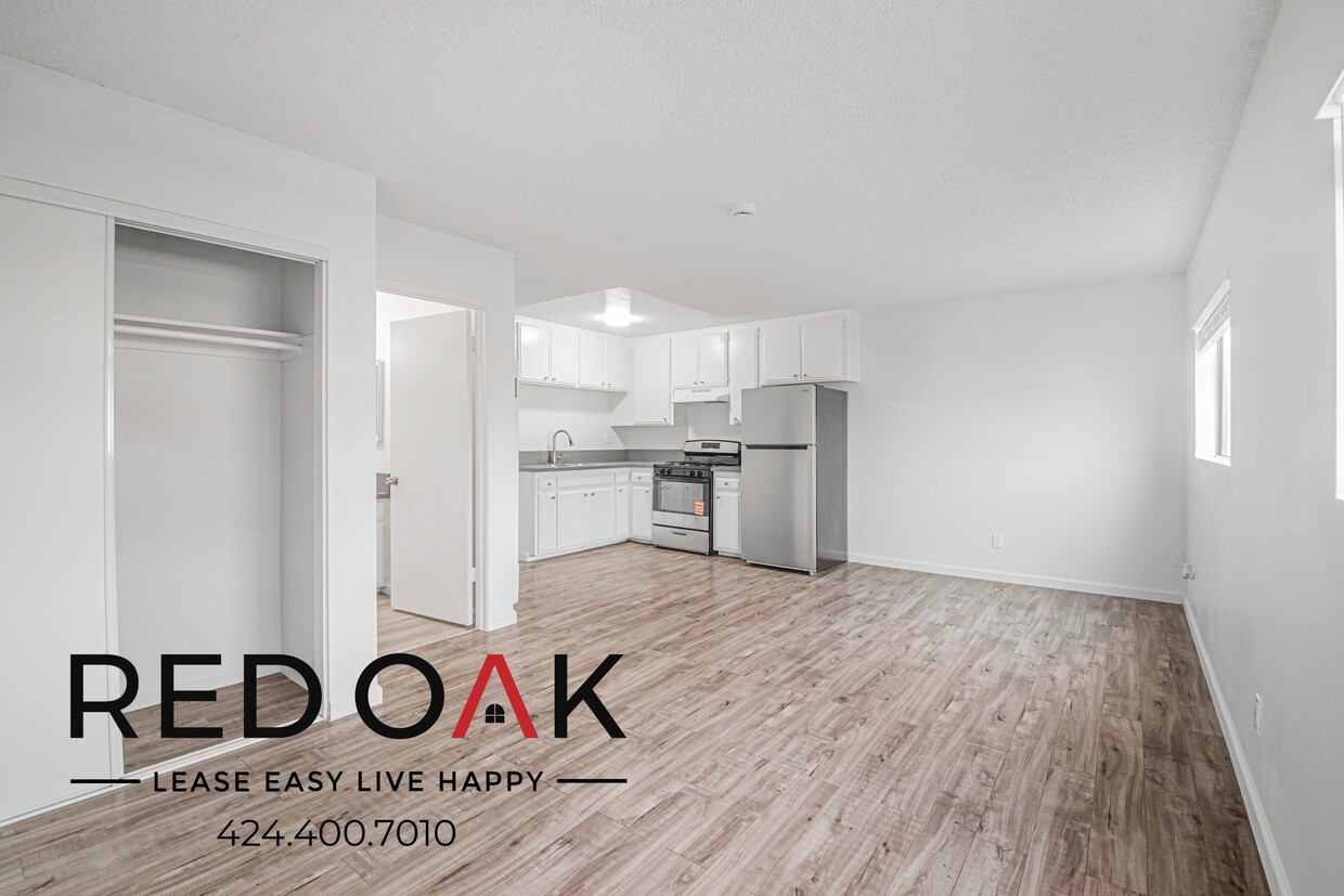 Foto principal - 706 McDonald Ave