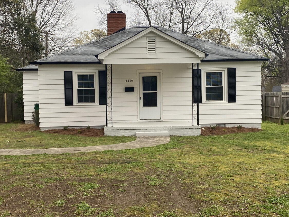 Foto principal - 2440 Morton St