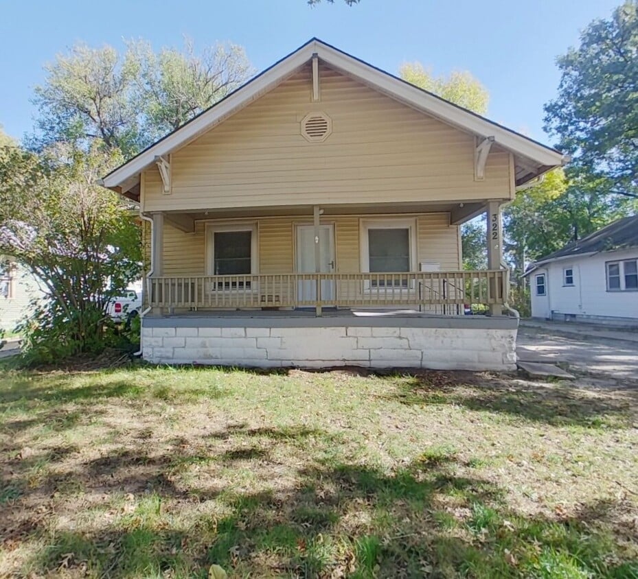 Primary Photo - 322 N Spruce St