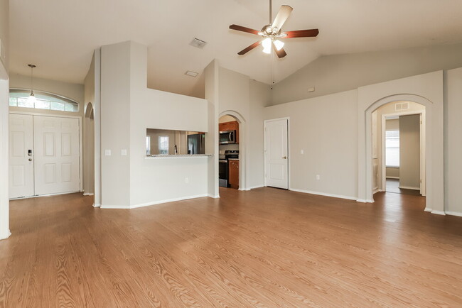 Building Photo - 1710 James Pointe Dr