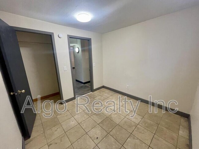 Foto del edificio - 2419 Plymouth Ave N