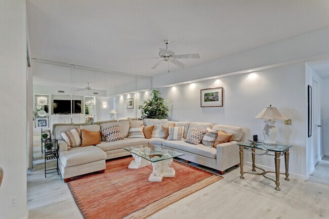 Building Photo - 3940 Back Bay Dr