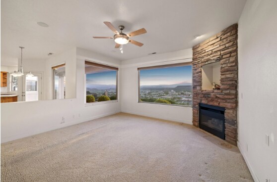 Foto del edificio - 7 N Eastridge Dr