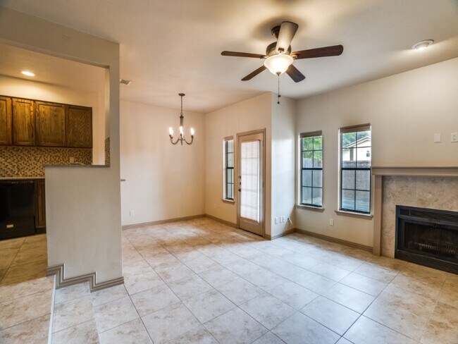 Foto del edificio - 3635 Garden Brook Dr