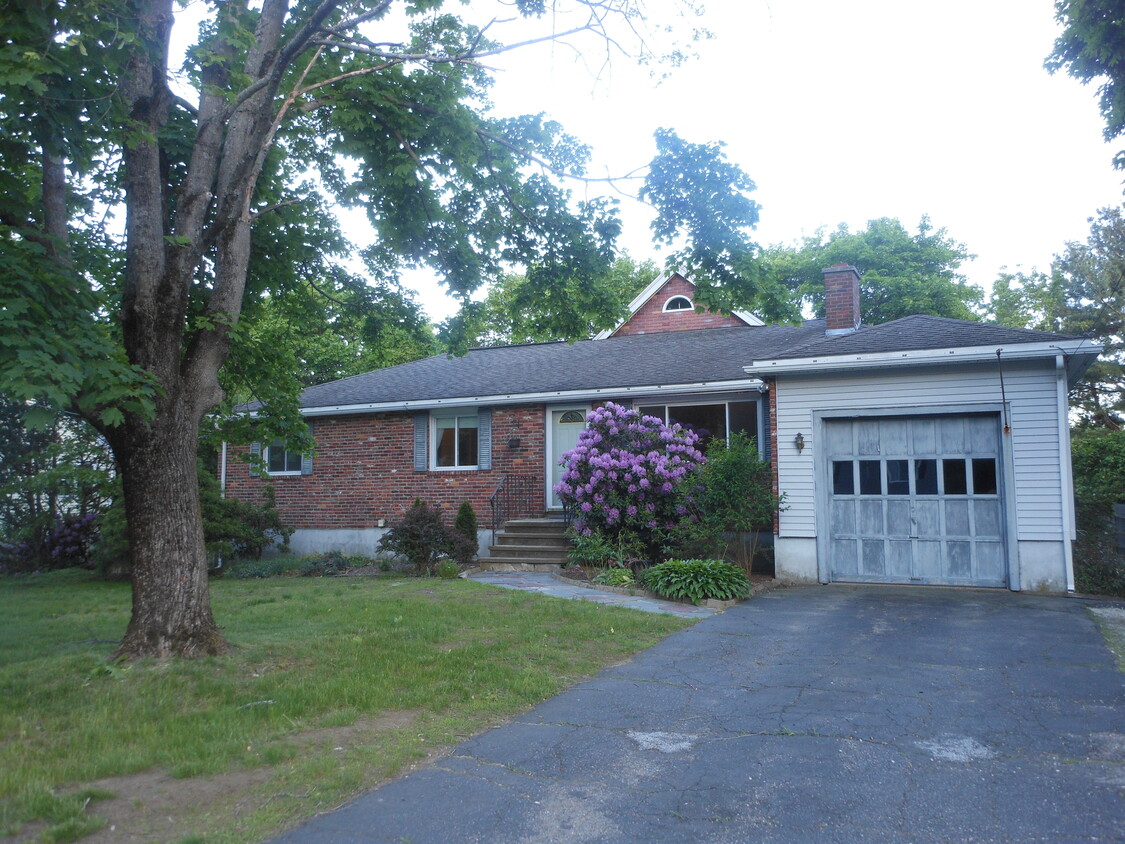 Primary Photo - 14 Lyman Rd