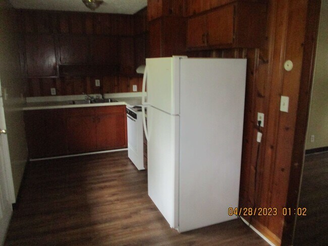 Building Photo - 1510 N Davis St