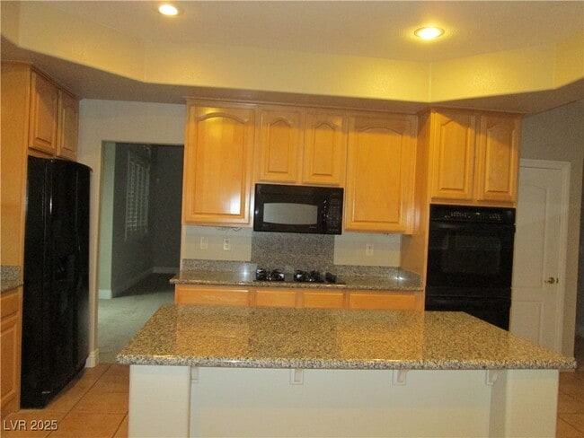 Foto del edificio - 421 Emerald Heights St