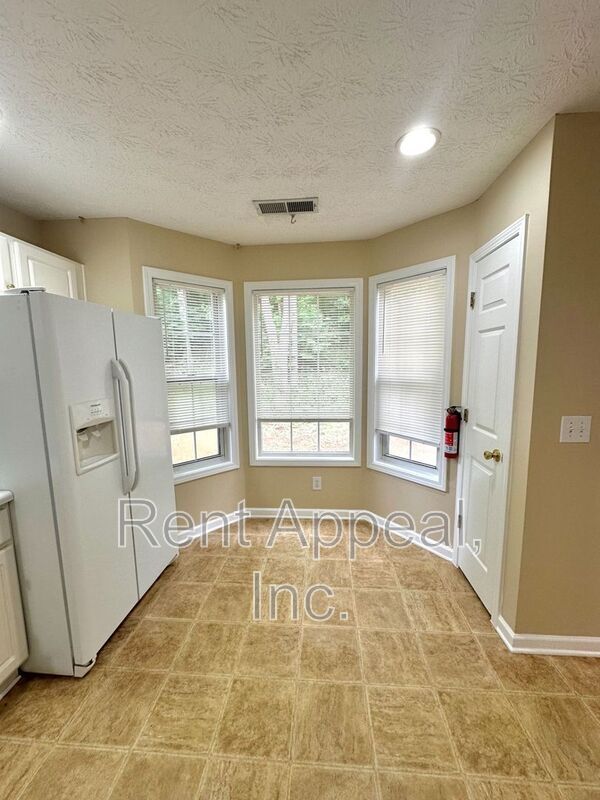 Foto del edificio - 185 Weatherstone Dr