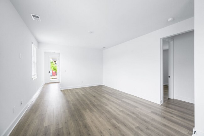Building Photo - 4048 Poplar Farms Dr