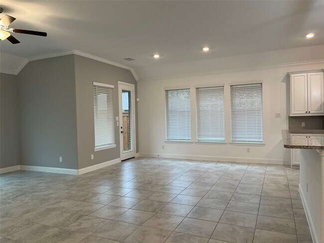 Foto del edificio - 28226 Whitmore Bend Dr