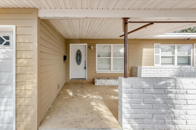 Building Photo - 6643 Greenfern Ln