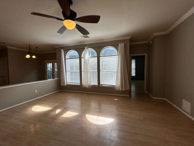 Building Photo - 8211 Longdraw Dr