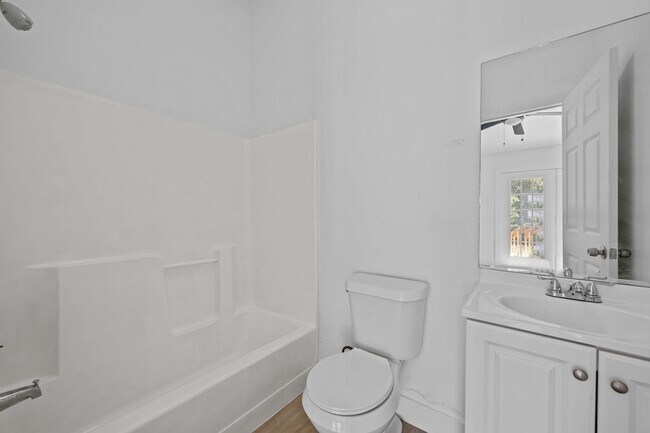Foto del edificio - 2214 Magnolia Cir