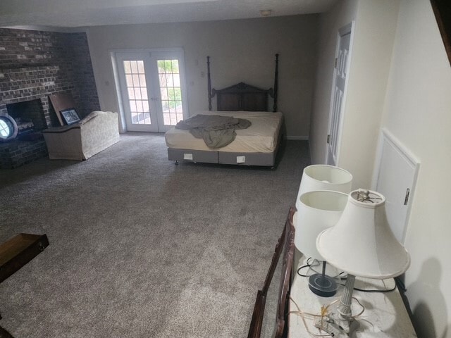 Furniture in space- (stay or go) - 331 Lakeside Dr