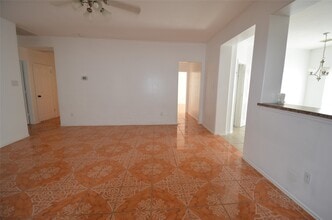 Building Photo - 13007 Brentlawn Ct