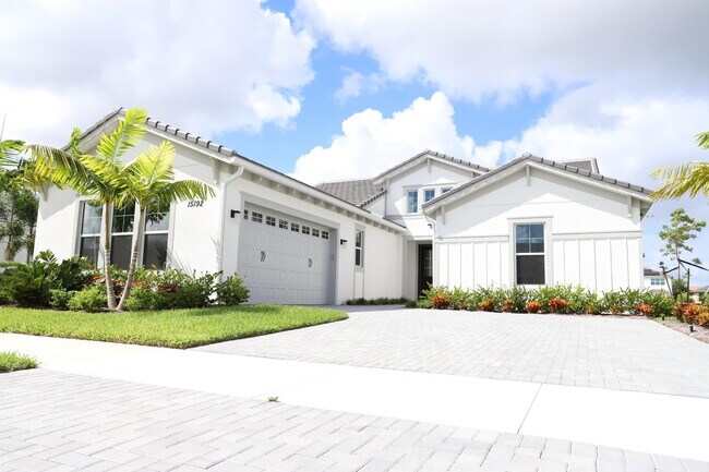 Foto del edificio - 15192 Wildwood Cir