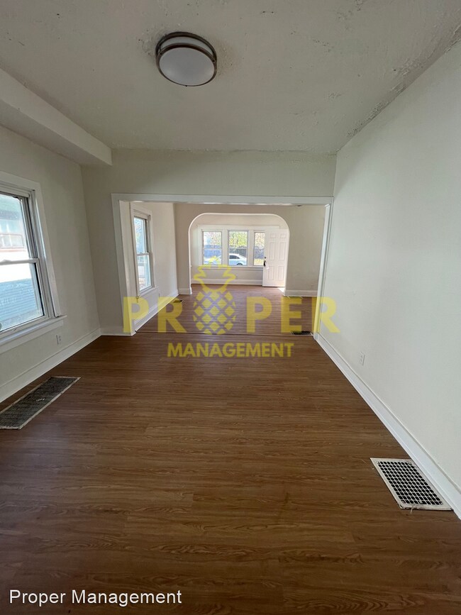 Building Photo - 2 br, 1 bath House - 2215 Kensington Dr