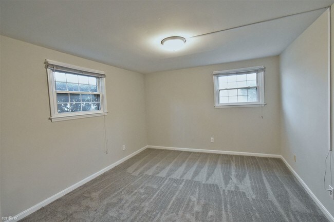 Building Photo - 9760 Bunker Hill Ln