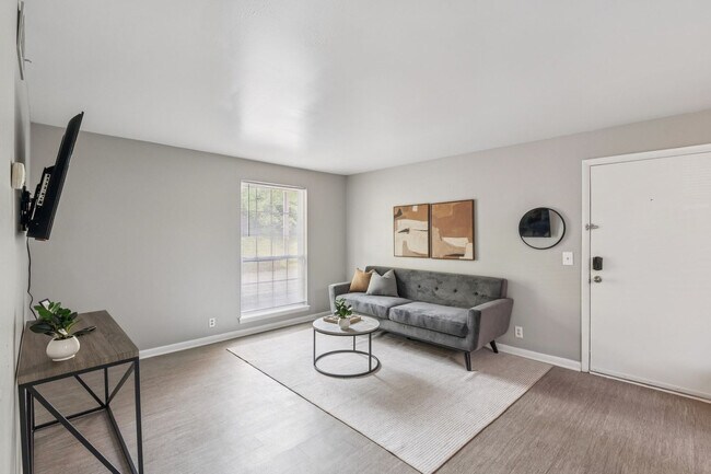 Building Photo - 400 Adamwood Dr