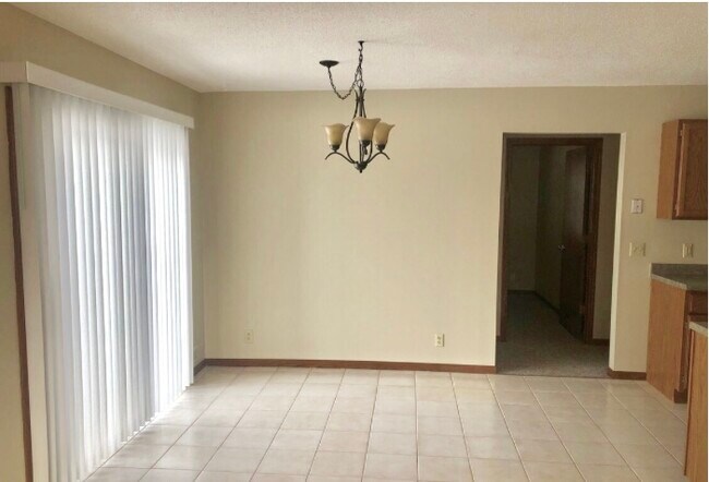 Foto del edificio - 2222 Melanie Ln