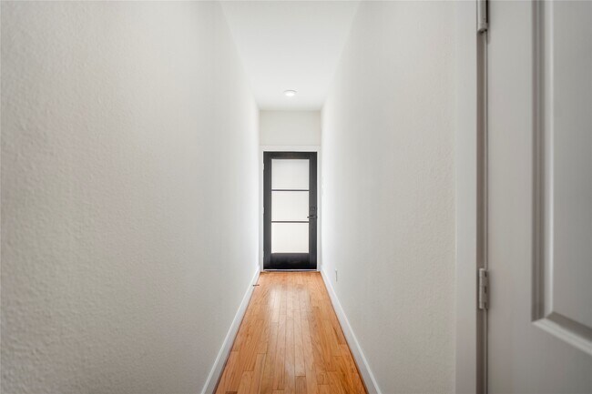 Building Photo - 6320 Del Rio St