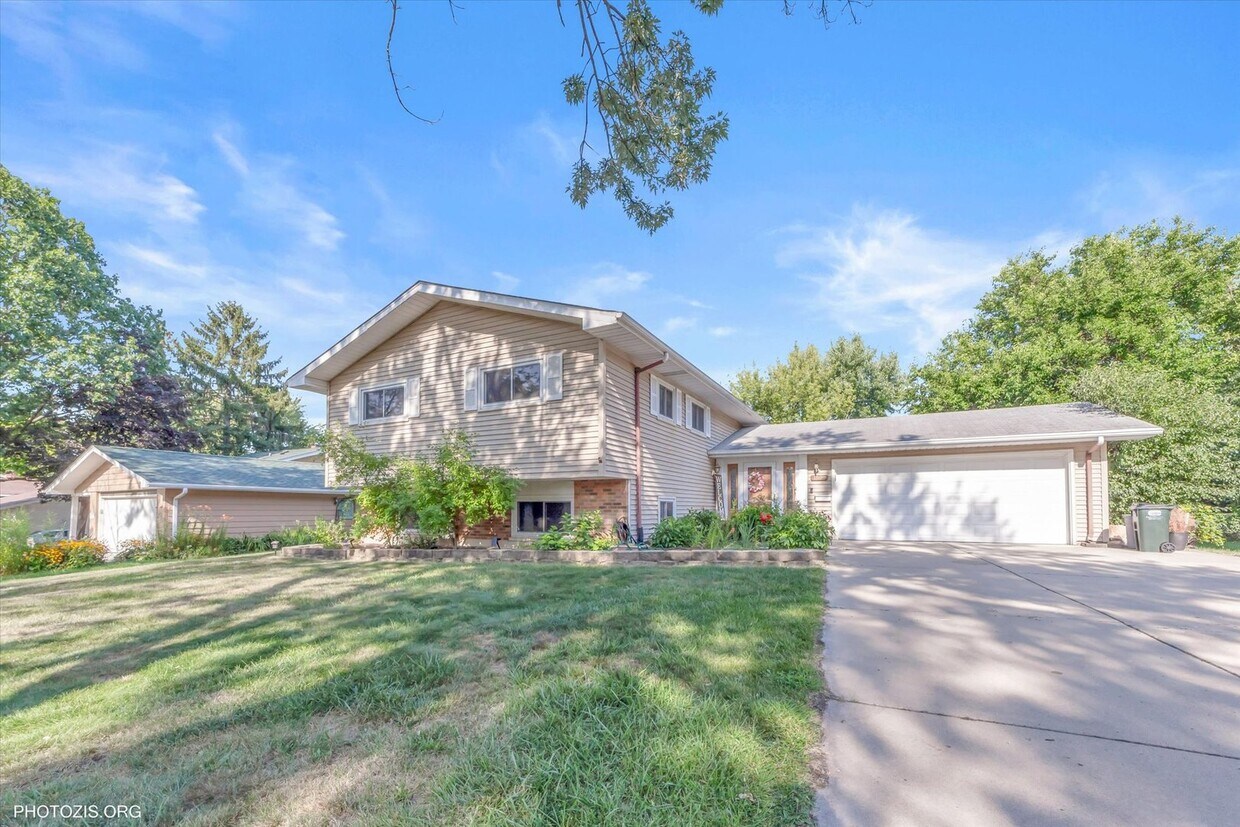 Foto principal - 1625 Pierce Rd