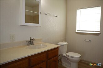 Building Photo - 707 Old Seguin Luling Rd