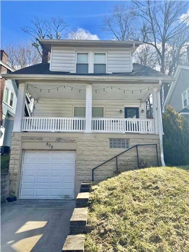 Primary Photo - Single Family On Mt Lookout Square