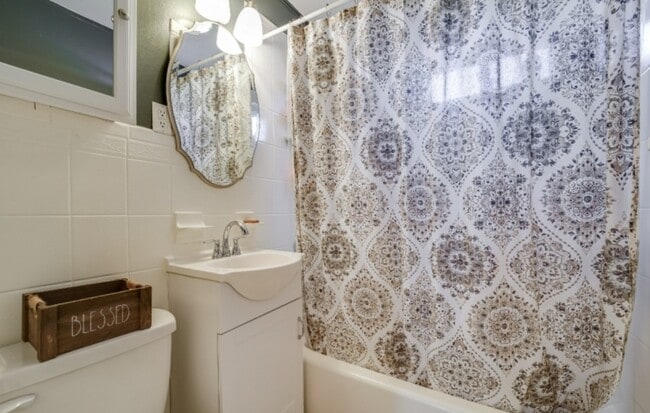 Building Photo - 391 Ward St