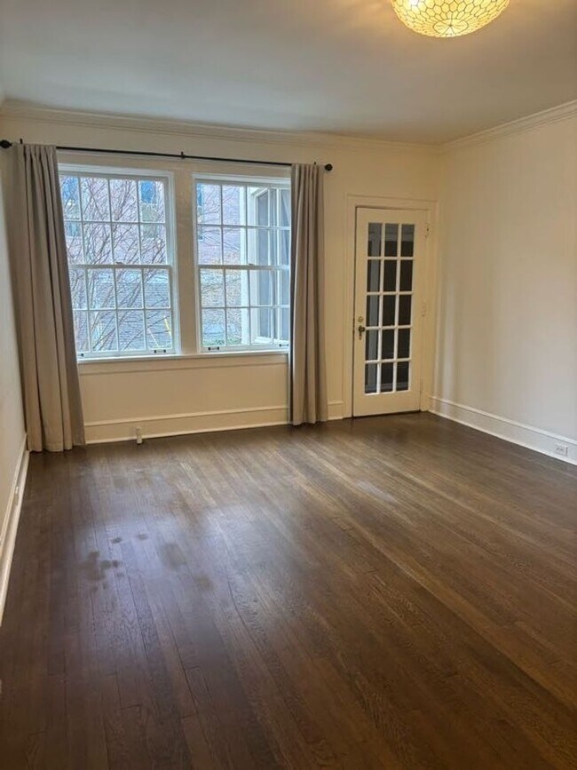 Photo - Historical Charmer in Collier Hills Apartment