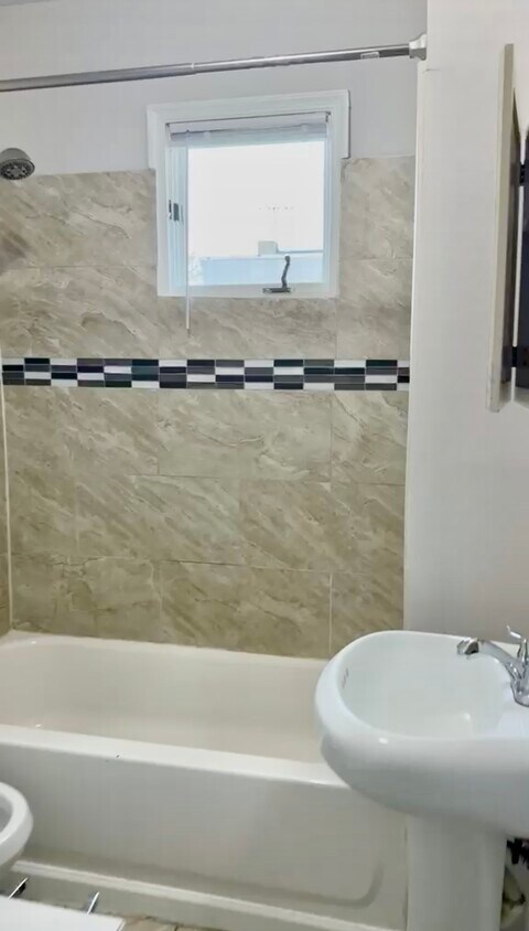 Foto del edificio - 5749 E Wister St