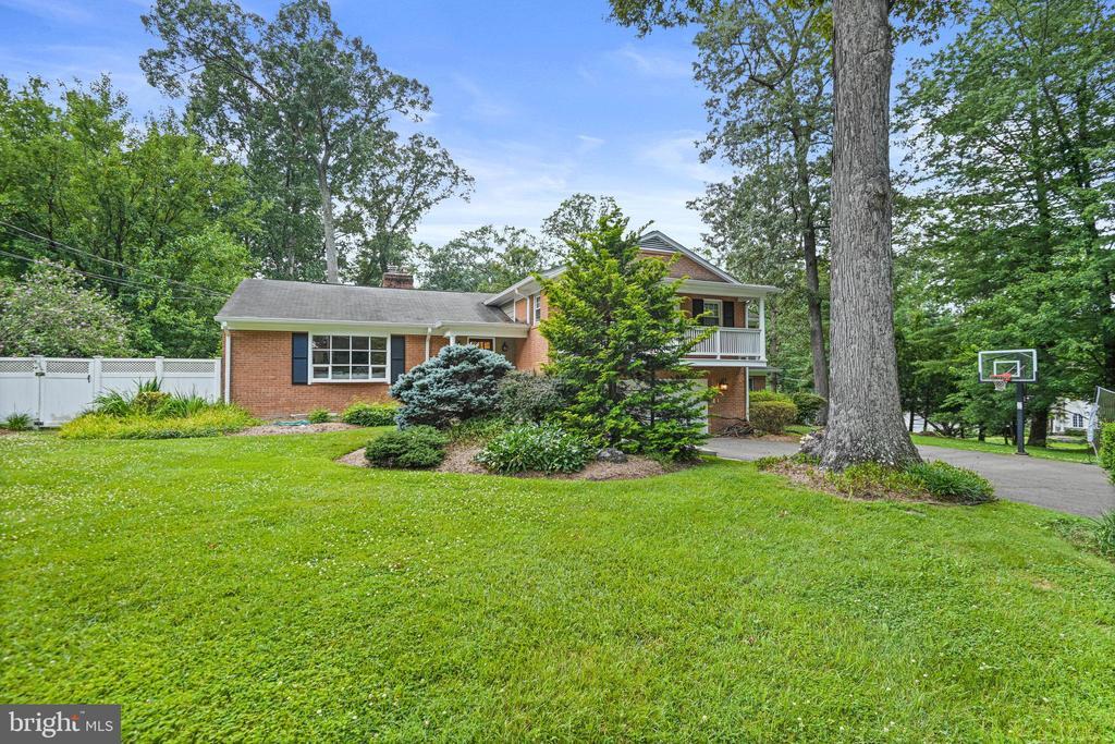 Foto principal - 8633 Janet Ln