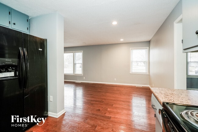 Building Photo - 371 S Hendricks Dr