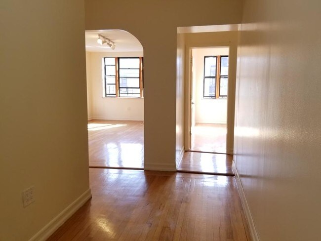 Building Photo - 715 W 172nd St