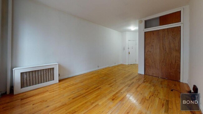 Foto del edificio - 335 E 92nd St