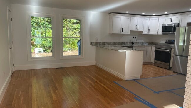 Building Photo - 4 Mulberry Rd