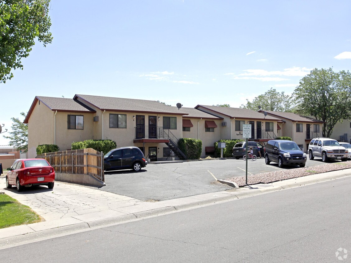 Building Photo - 50 Royal Crest Dr