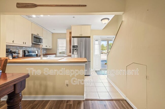 Building Photo - 246 Stefan Dr