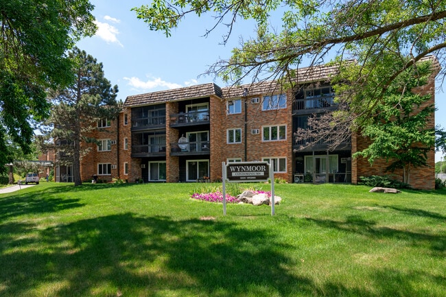 Building Photo - 3200 Virginia Ave S
