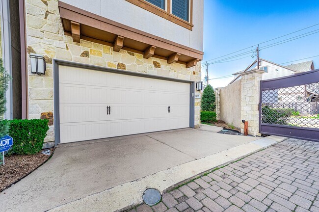 Foto del edificio - 11027 Acorn Falls Dr