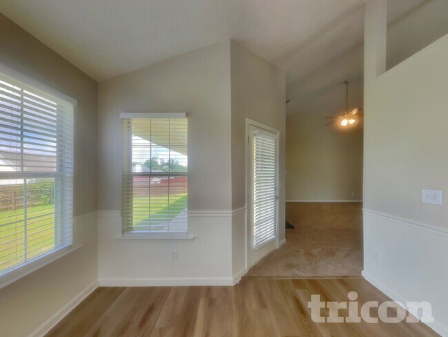 Foto del edificio - 1469 Buckingham Pl