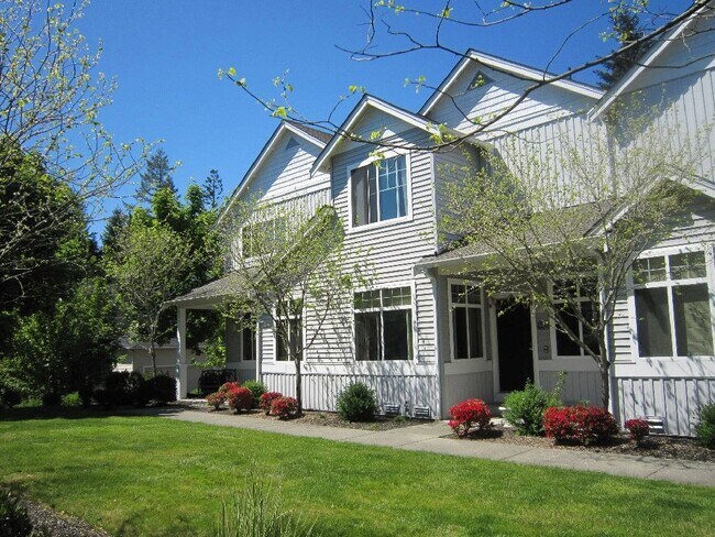 Courtyard - 945 232nd Pl NE