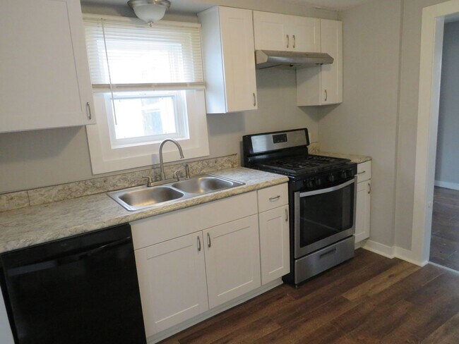 Foto del edificio - New listing 3 Bedroom Home!!