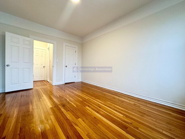 Building Photo - 3015 Roberts Avenue