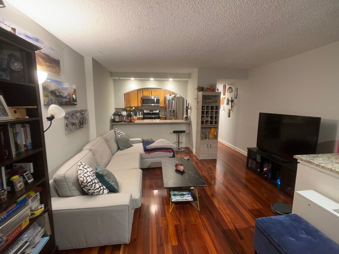 Foto principal - 1245 13th St NW