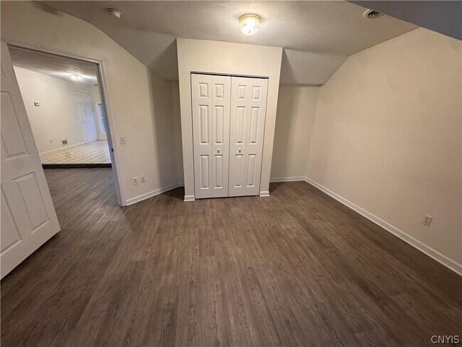 Foto del edificio - 5553 W Main St