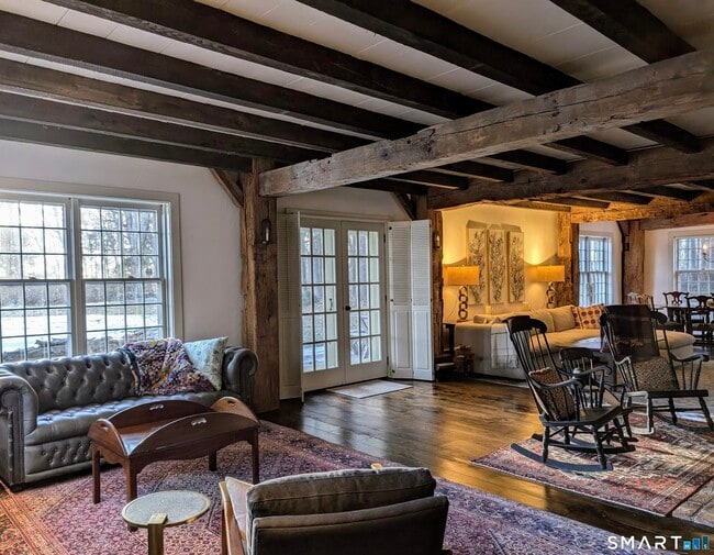 Foto del edificio - 141 Shearer Rd